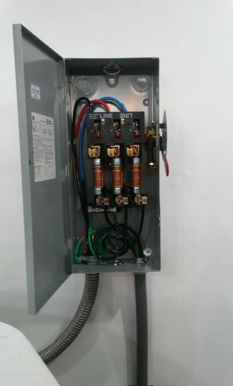 Three-phase disconnect switch installed for Smoke Detector Installation in Waycross